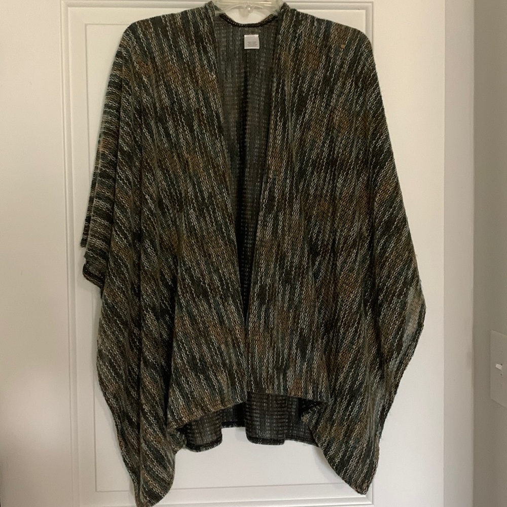 Women’s cape, one size, lightweight, beautiful fall colors